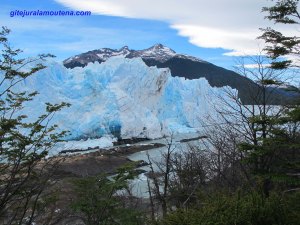 Argentine, glacier Perito Moreno par la Péninsule Magellan.